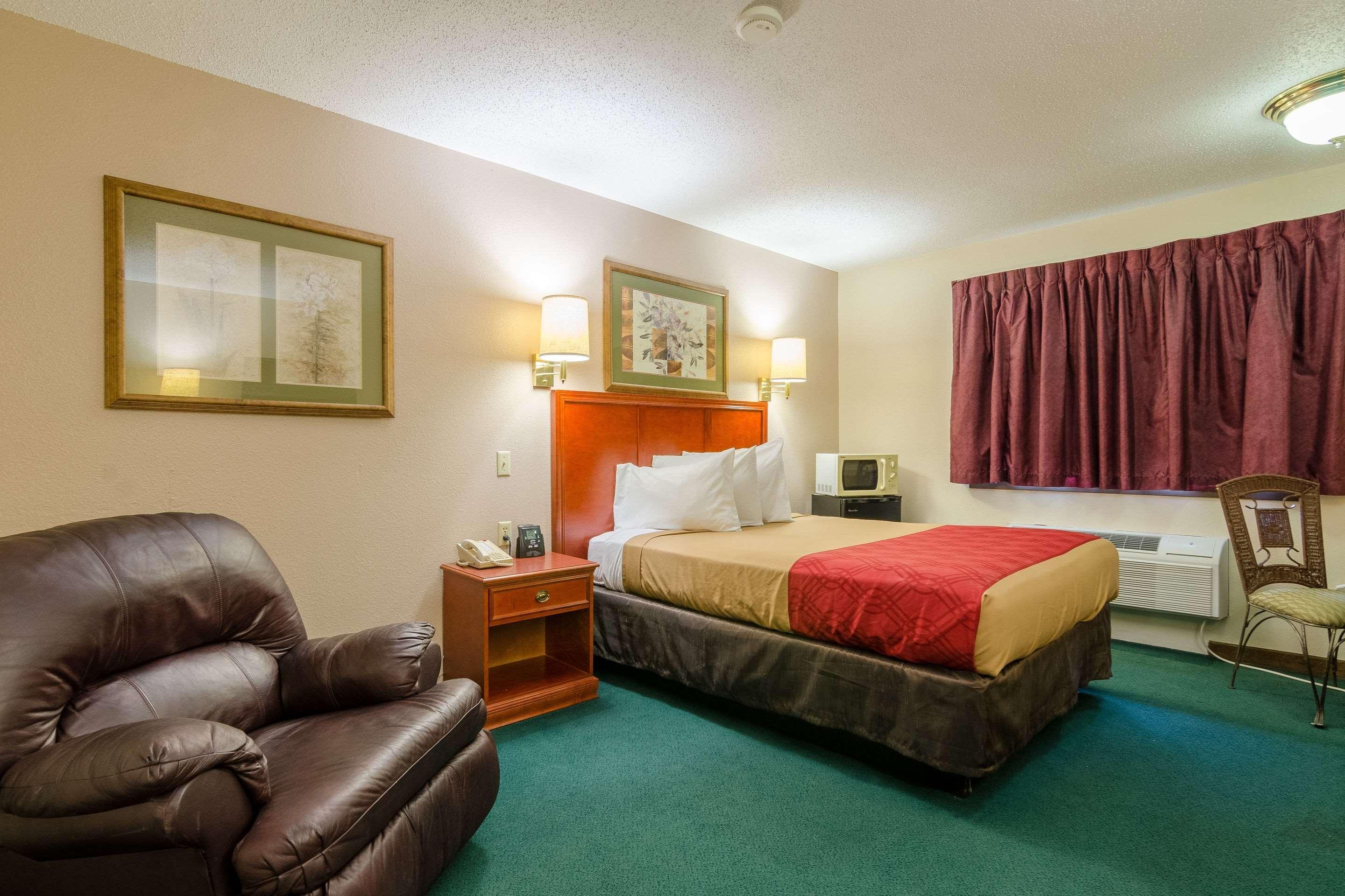 Rodeway Inn Митчелл Экстерьер фото