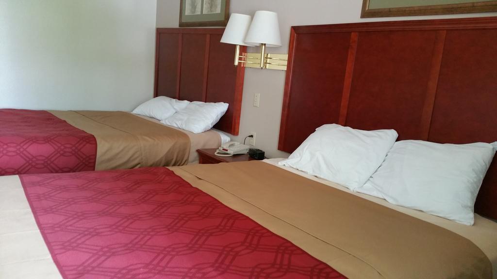 Rodeway Inn Митчелл Экстерьер фото