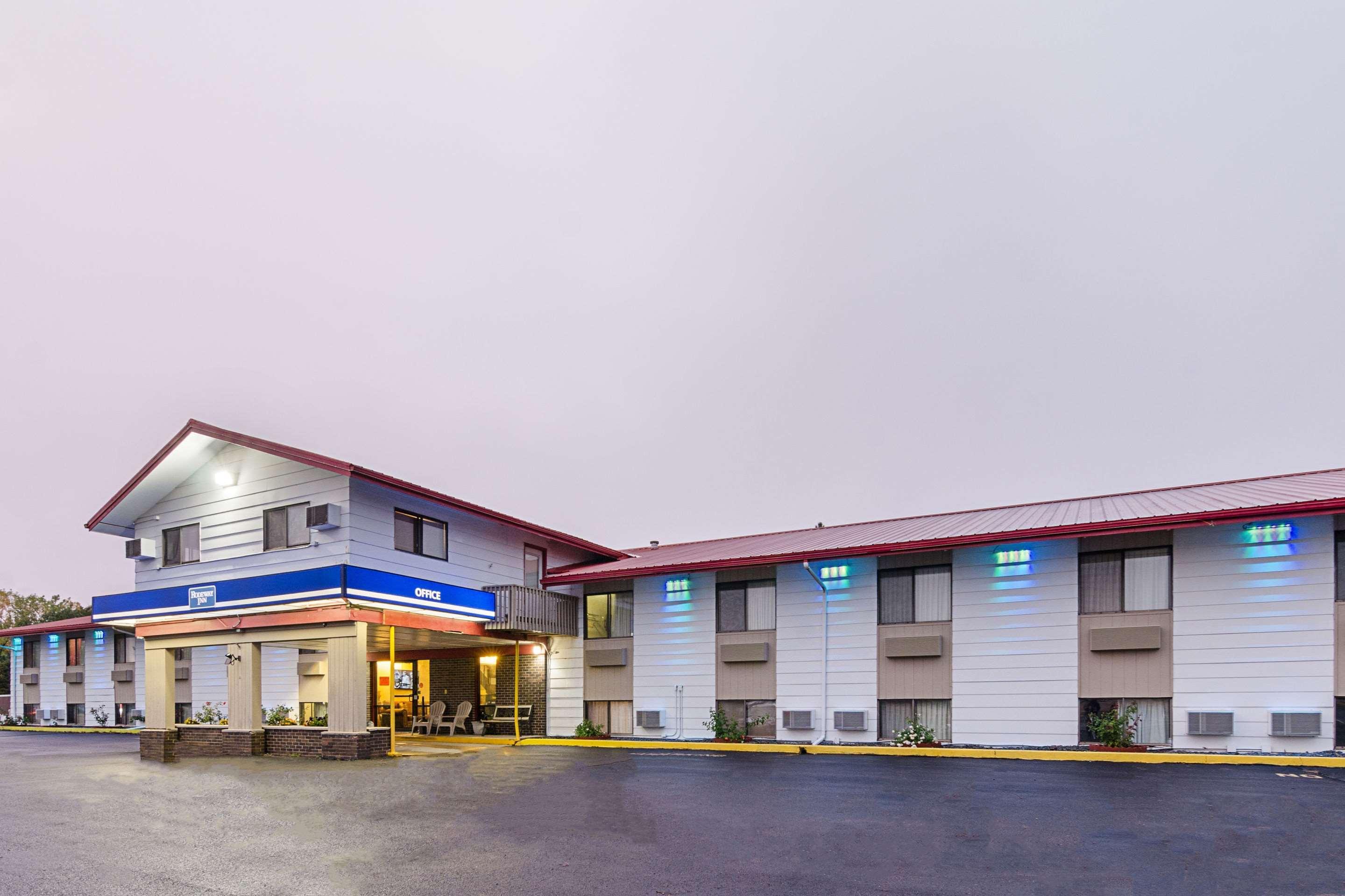 Rodeway Inn Митчелл Экстерьер фото