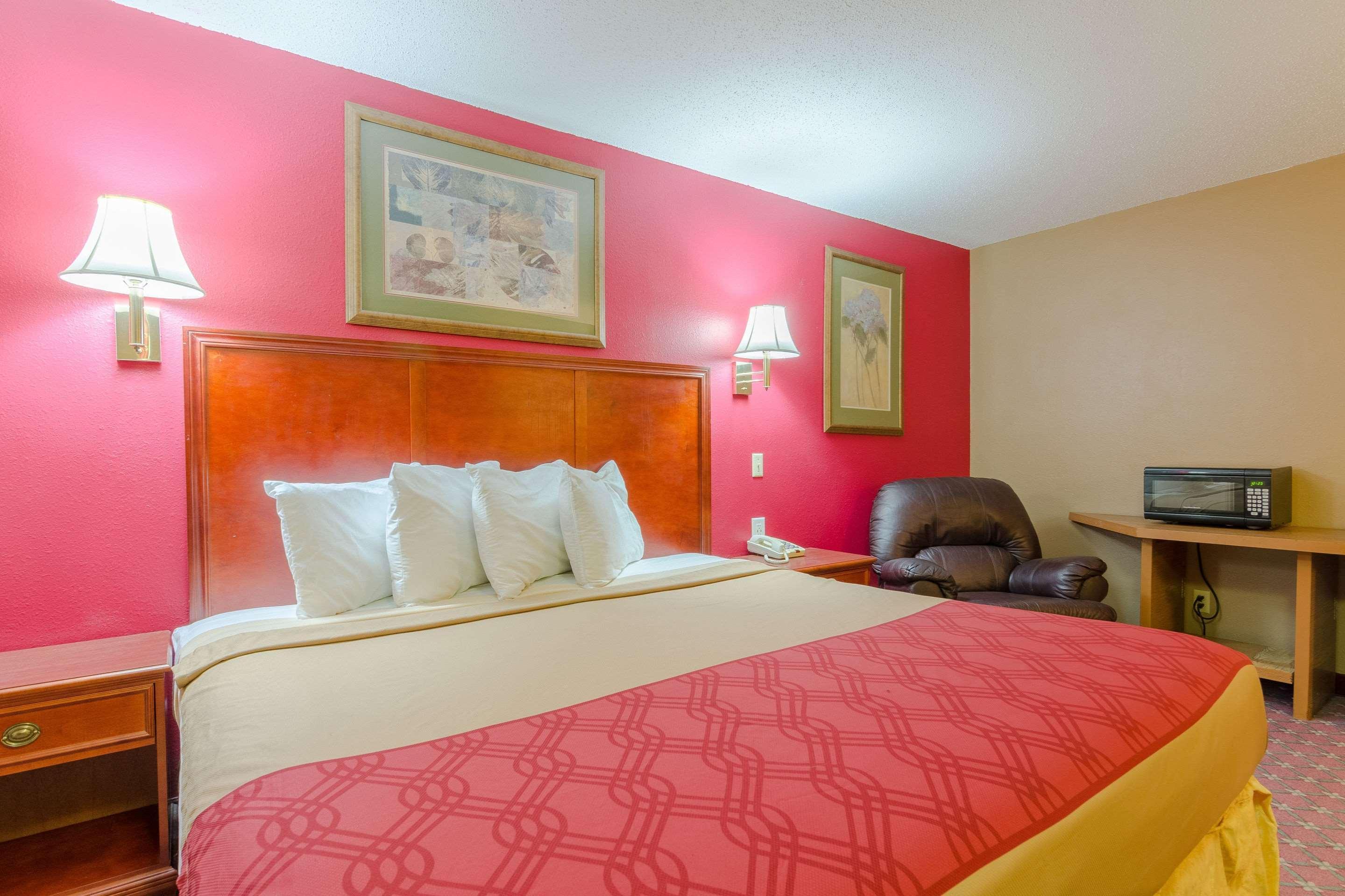 Rodeway Inn Митчелл Экстерьер фото