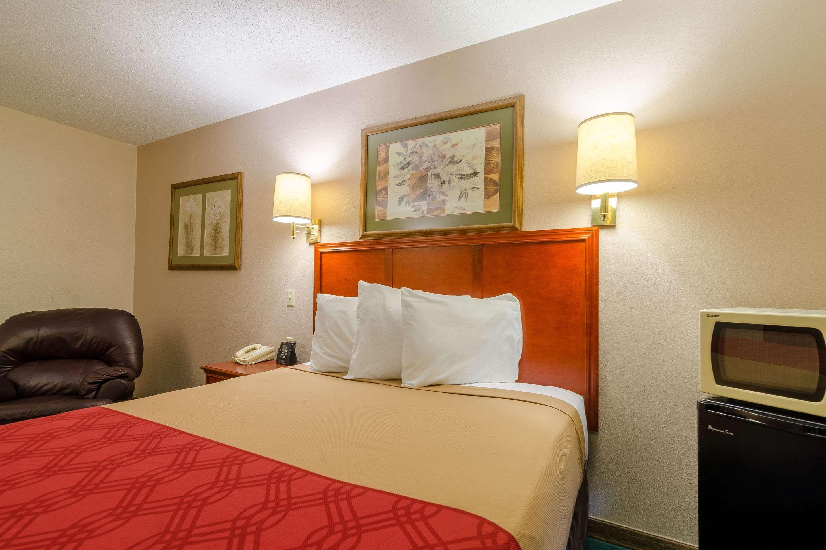 Rodeway Inn Митчелл Экстерьер фото