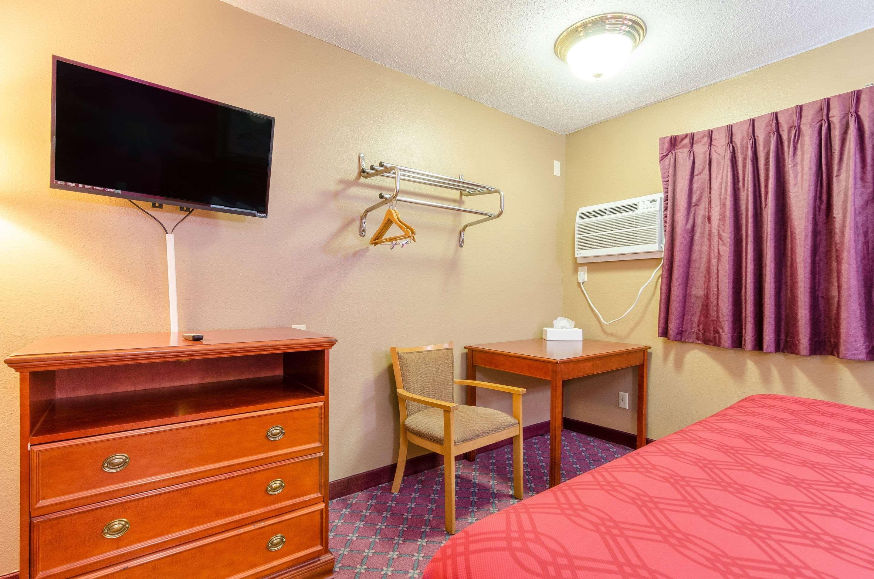 Rodeway Inn Митчелл Экстерьер фото