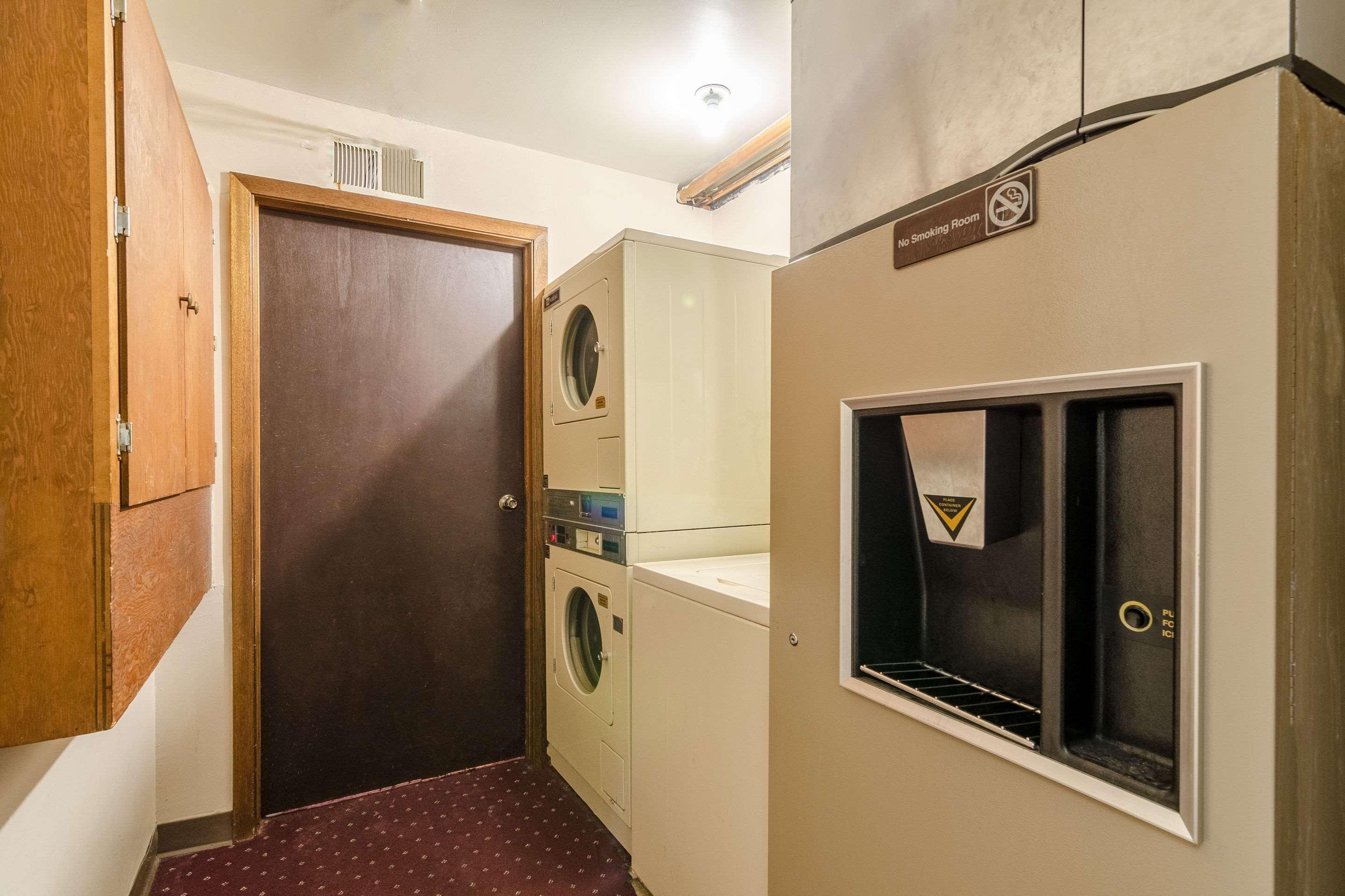 Rodeway Inn Митчелл Экстерьер фото