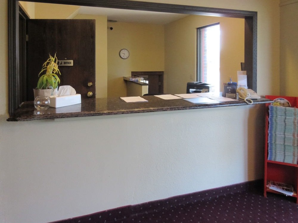 Rodeway Inn Митчелл Экстерьер фото