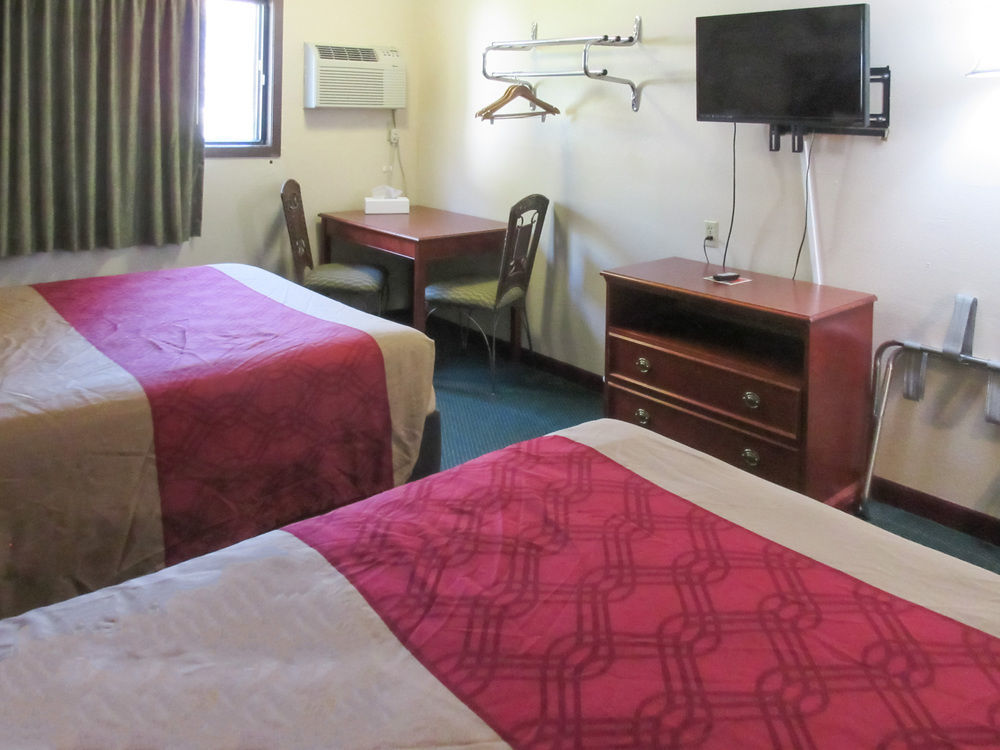 Rodeway Inn Митчелл Экстерьер фото