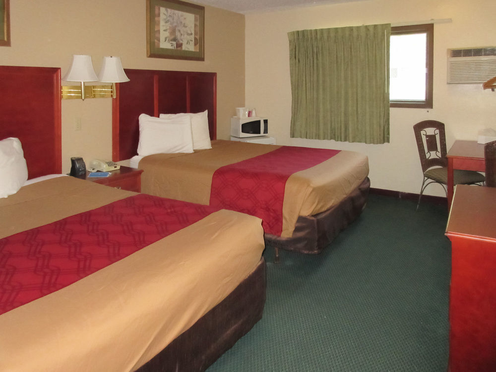 Rodeway Inn Митчелл Экстерьер фото