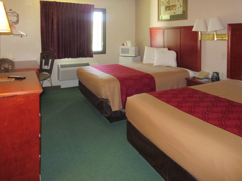 Rodeway Inn Митчелл Экстерьер фото
